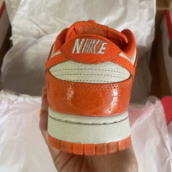 Nike Dunk Low - Picture 3 of 5